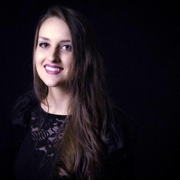 Meet your Posher, Kristen - Picture 2 of 2